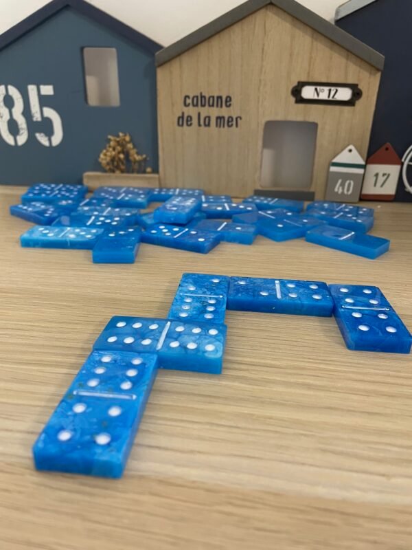 Dominos Bleus et Blancs
