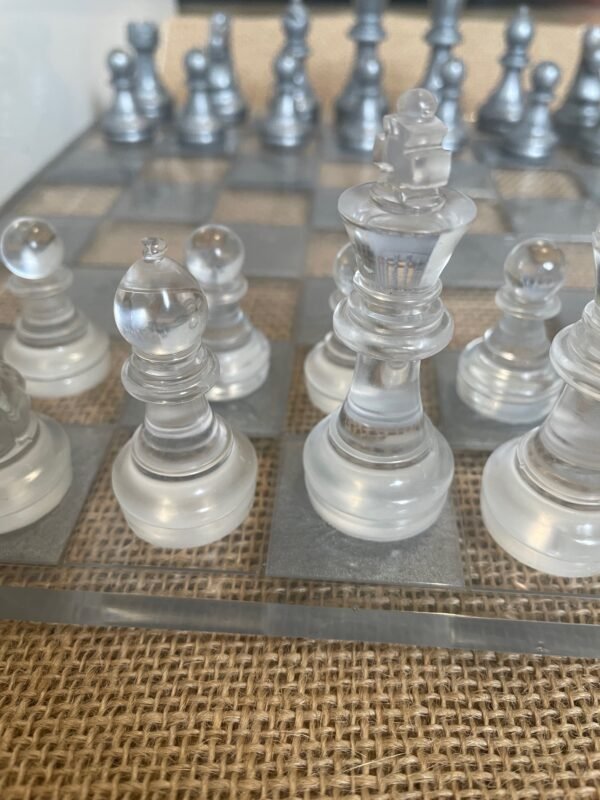 Echiquier gris et transparent – Image 3