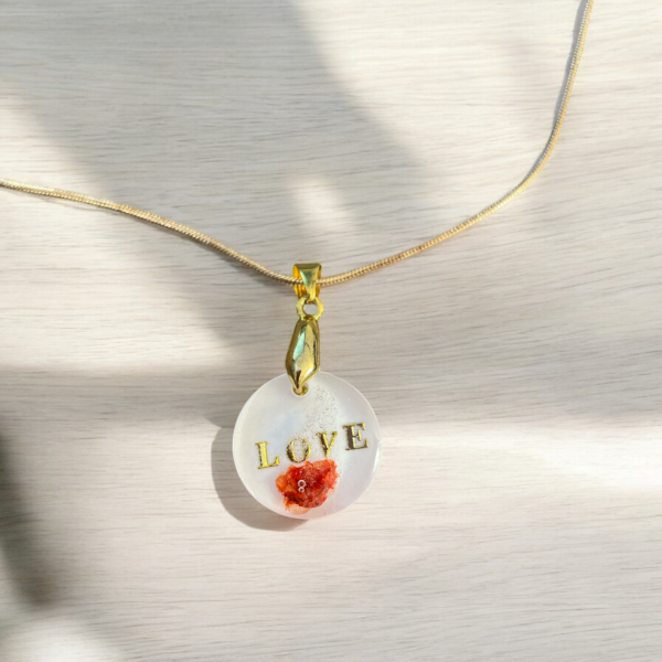 Collier Dolly